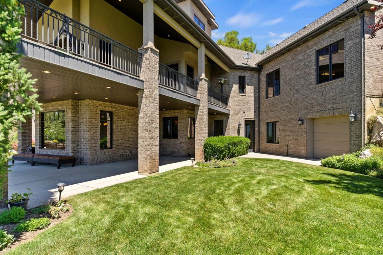 EQUESTRIAN DREAM AND LUXURY LIVING IN ONE - photo 17