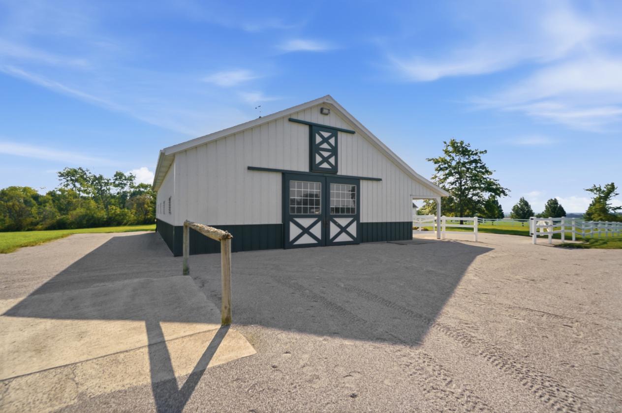 EQUESTRIAN RETREAT ON 10 ACRES - photo 24