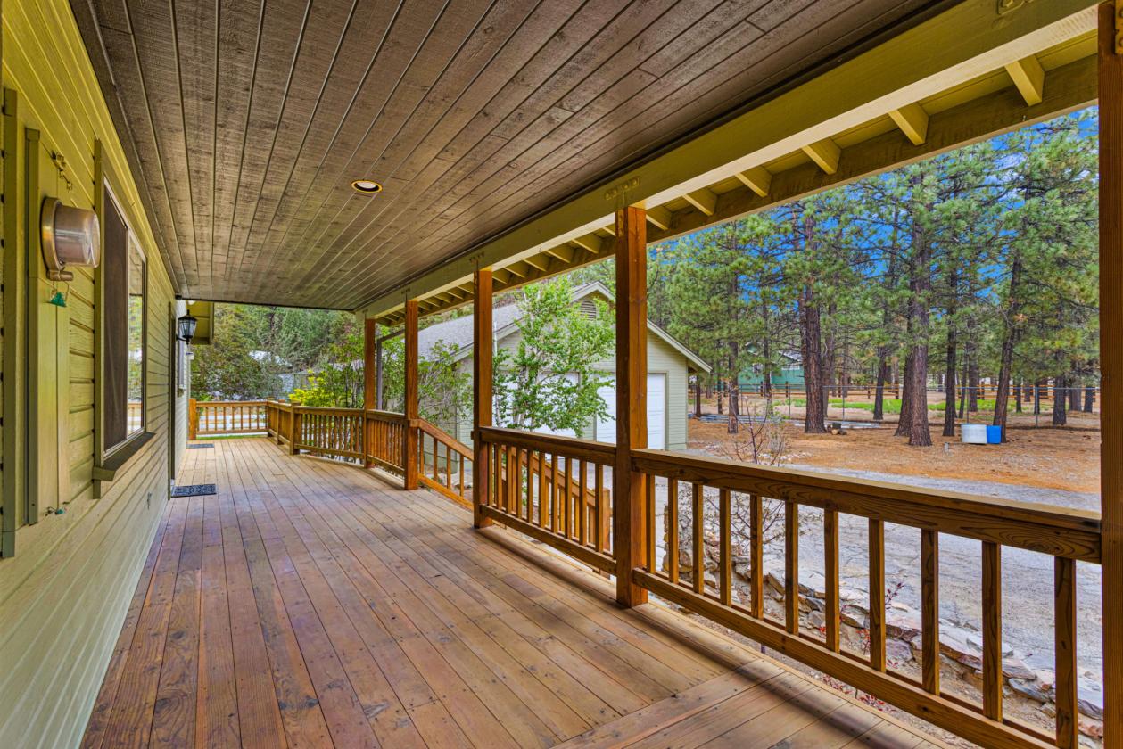 Beautifully updated horse property - photo 5