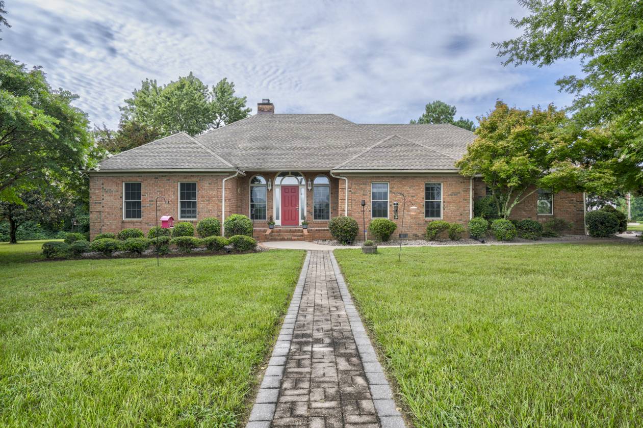 Horse Property for sale.