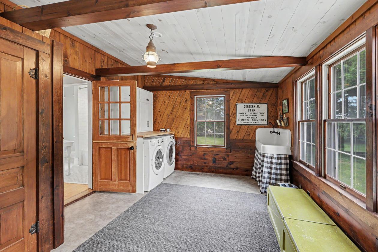 Horse property with gorgeous views - photo 18