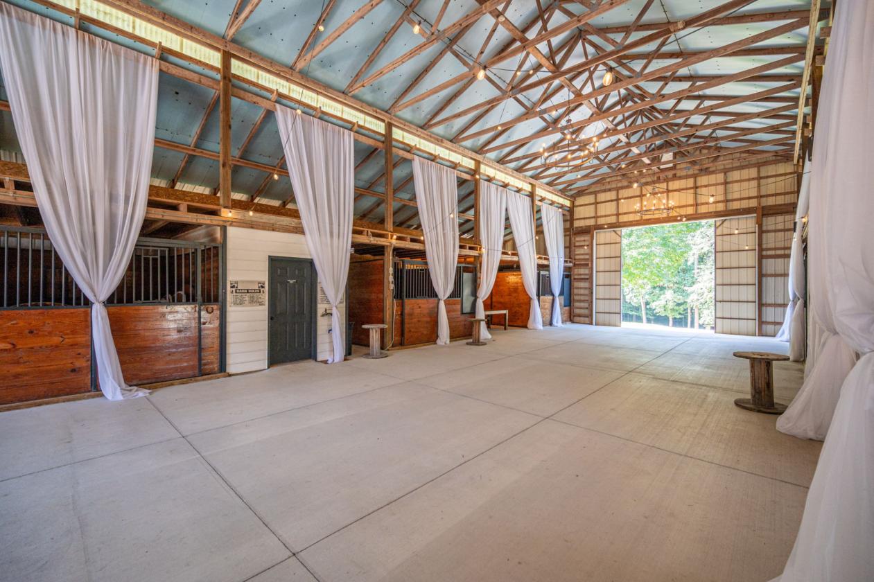 29 ACRES 9 STALL BARN & MODERN FARMHOUSE + 2ND LQ - photo 11