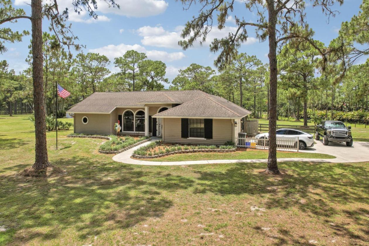Highly Desired Caloosa Property - photo 1