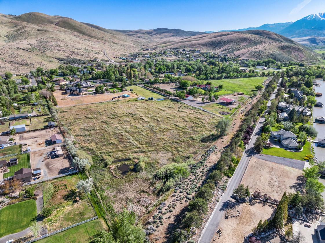 Extraordinary Estate in Pleasant Valley - photo 8