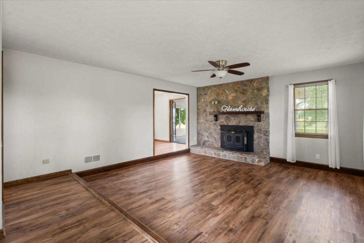 Classic Country Living on 11.5 acres - photo 19