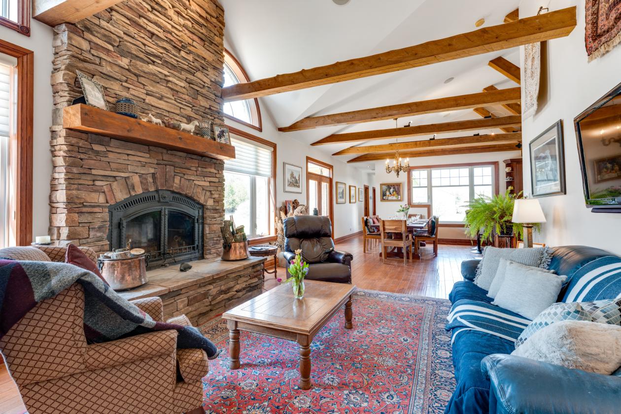 LUXURIOUS 195 ACRE EQUESTRIAN ESTATE - photo 16