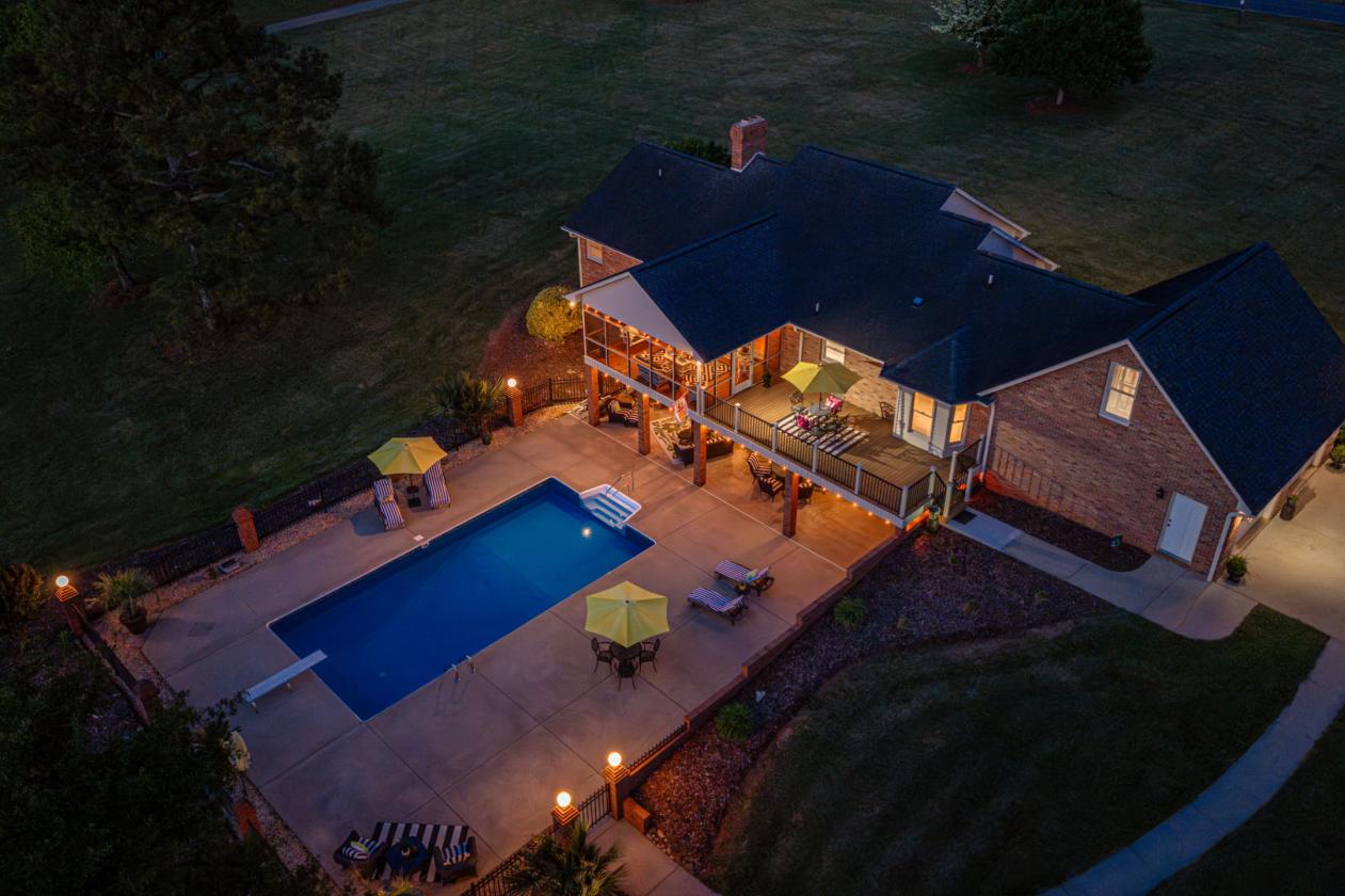 25-acre estate with river frontage and barn - photo 2