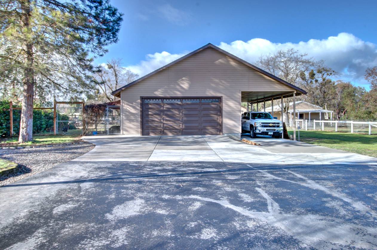 Southern Oregon Equestrian Estate Medford, Jackson County, Oregon