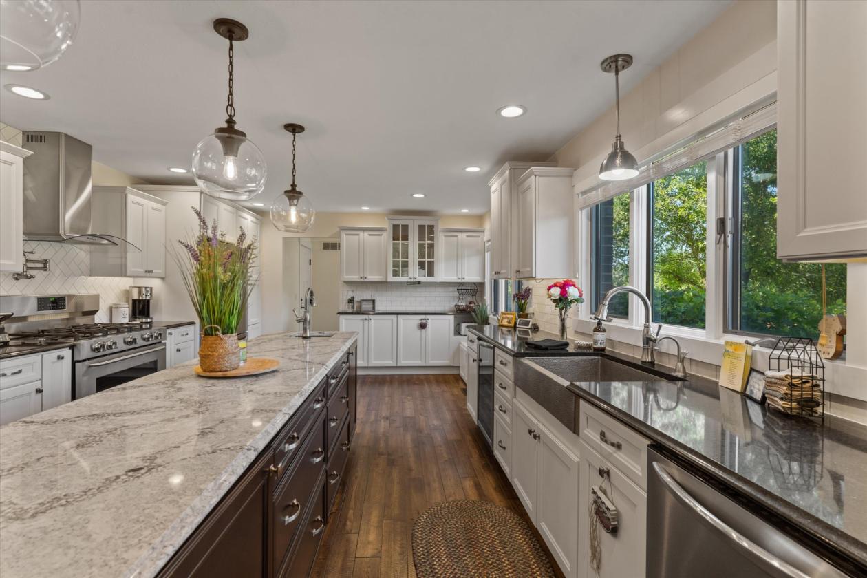 Luxury equestrian living on over 51 acres - photo 9