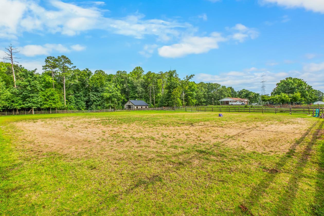 Beautiful mini-farm on 8.46+/- private acres - photo 5