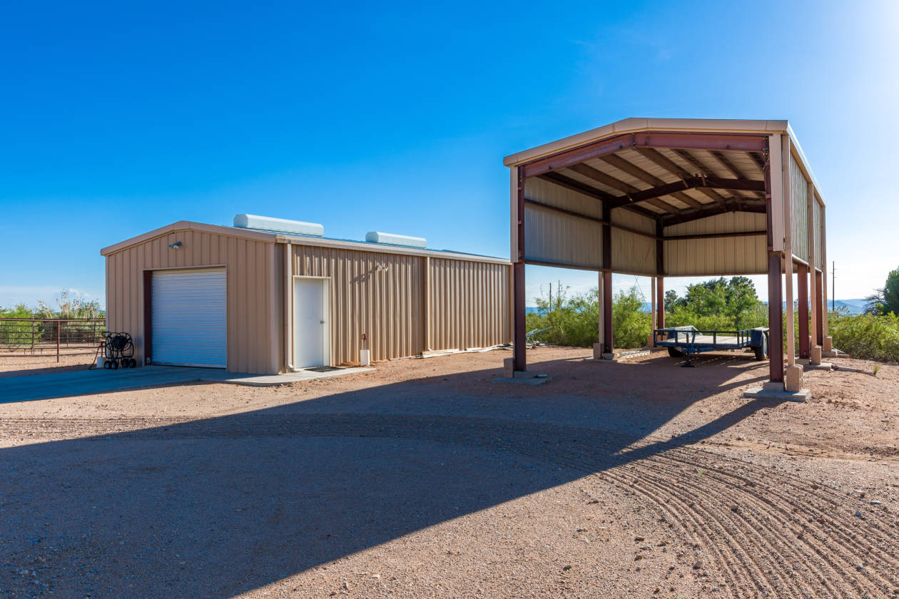 New Mexico Horse Property With AMAZING Riding Opportunities! Las