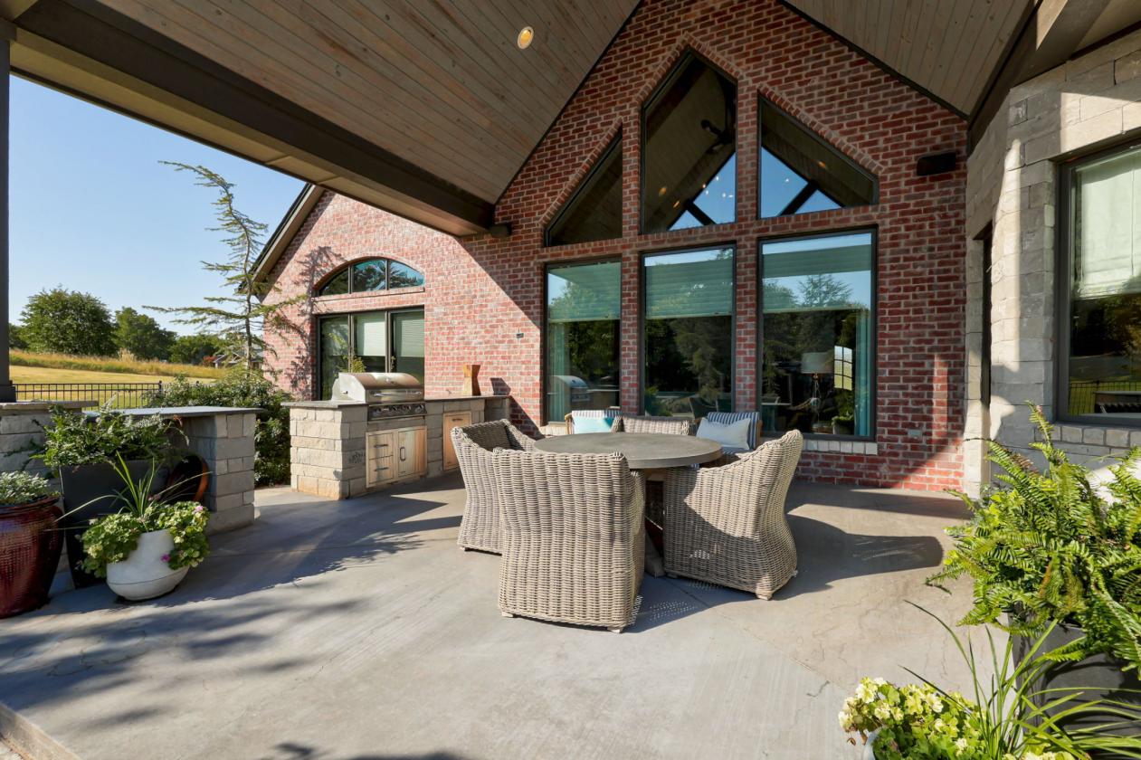 Luxury Living Meets Equestrian Elegance! - photo 25