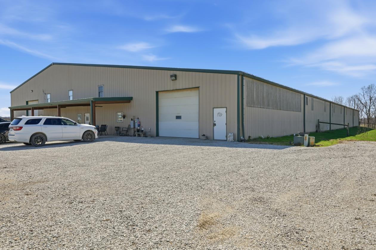Professional Equine Training Facility & 47.5 Acres - photo 3