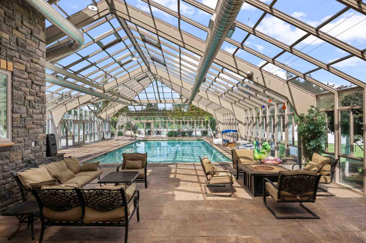 Luxury Equestrian Estate with Indoor Arena - photo 8