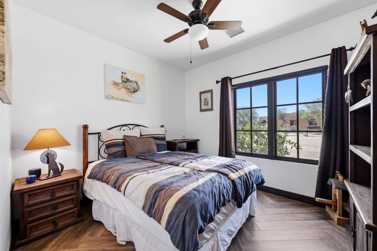 Refined Equestrian Estate - photo 17