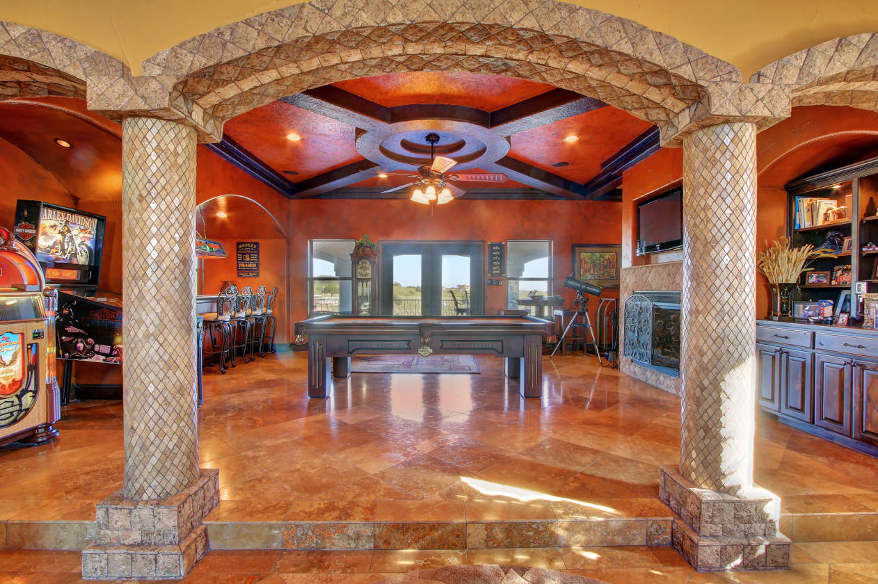 Austin area luxury equestrian estate with separate guest house on