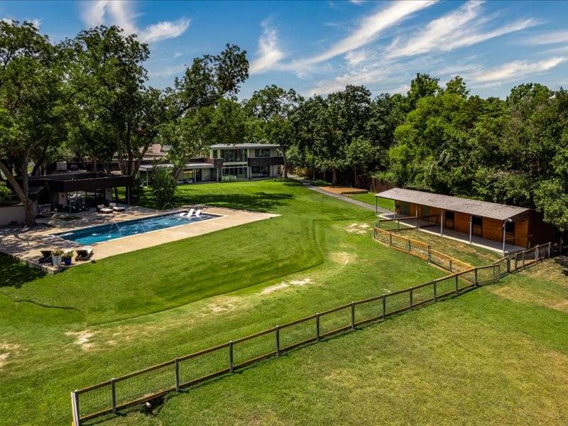 Horse Property for sale.