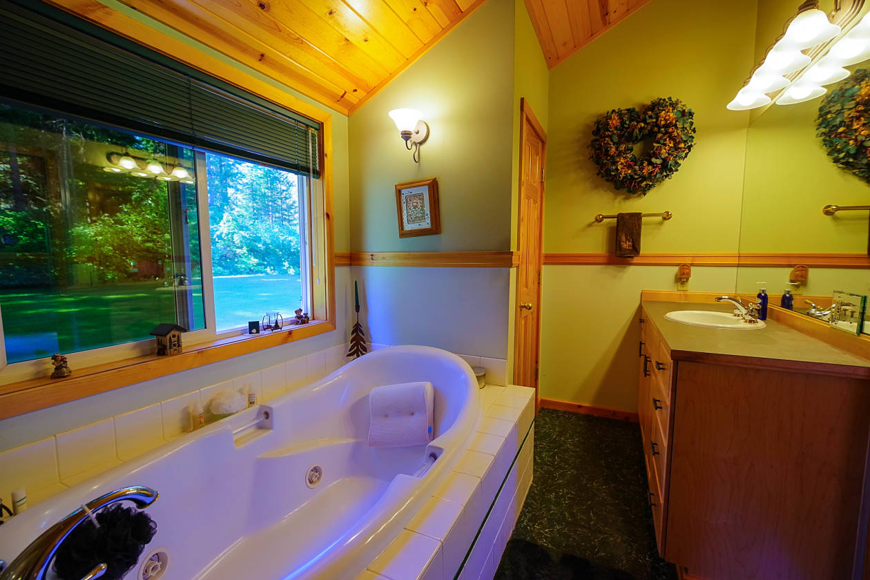 34 acres of perfect equestrian property with stunningly