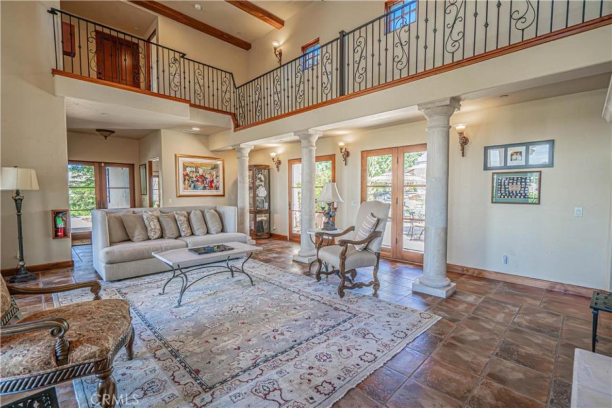 Captivating Tuscan-Inspired Estate - photo 14