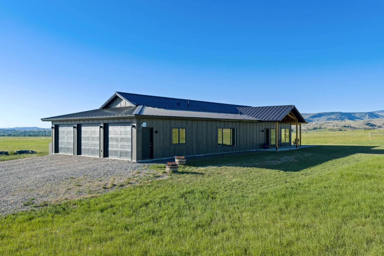 Exceptional horse property with beautiful views - photo 5