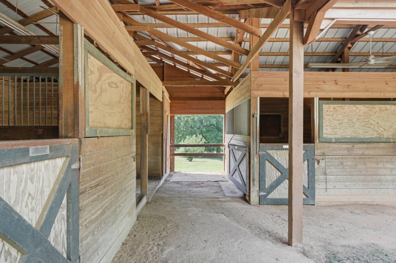 Breathtaking +/-16-Acre Equestrian Estate - photo 18