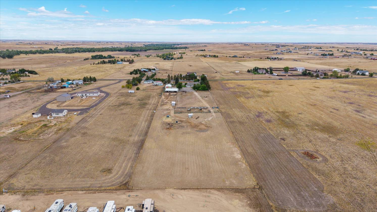 T Lazy J -Roping Arena, 6-Stall Barn & Custom Home - photo 14