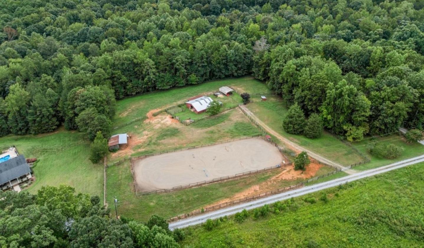 Turnkey Equestrian Farm with Arena & Barn - photo 1