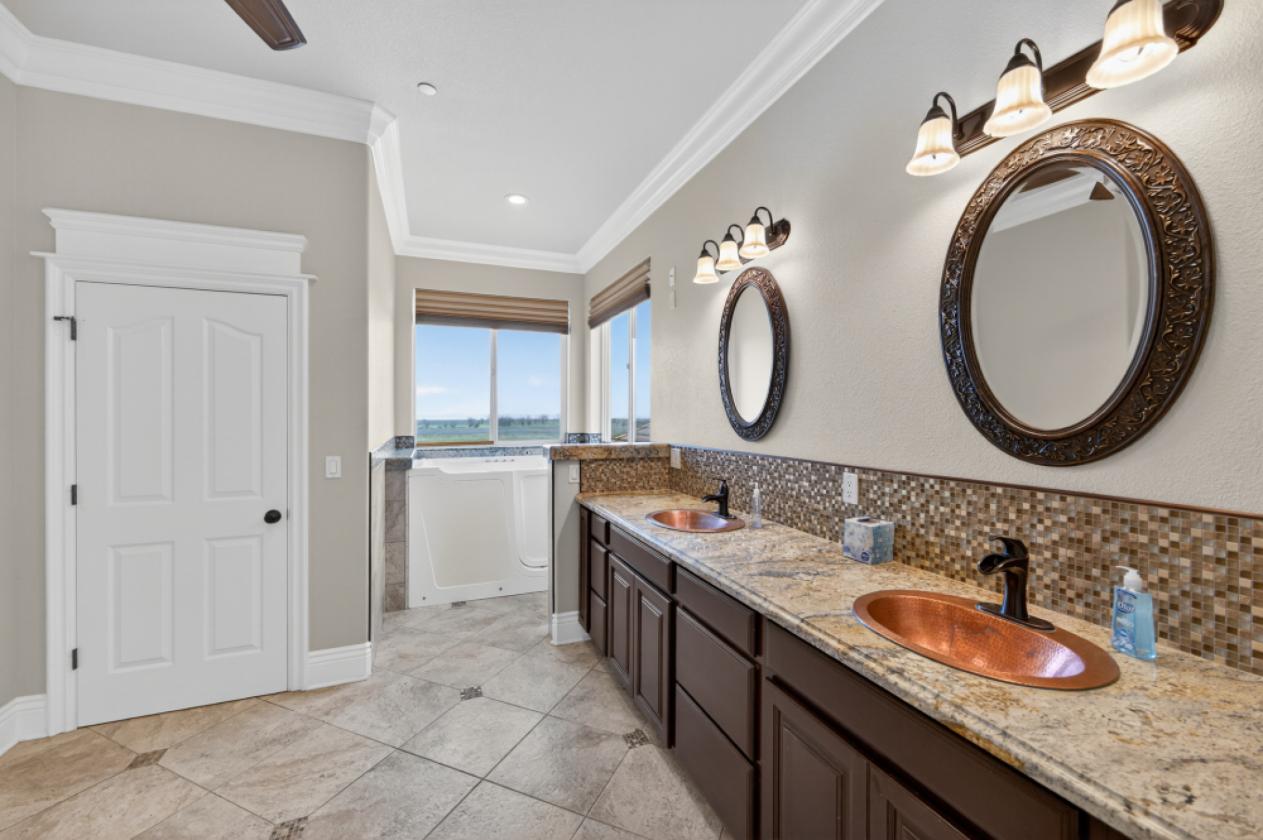 West Sacramento's Most Extraordinary Estate! - photo 13