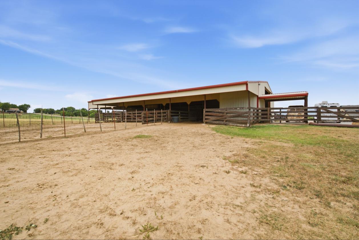 Beautiful Horse Property in Denton County - photo 28