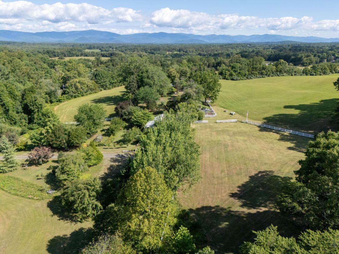 Stunning 30 Acre Horse Farm near Charlottesville - photo 26