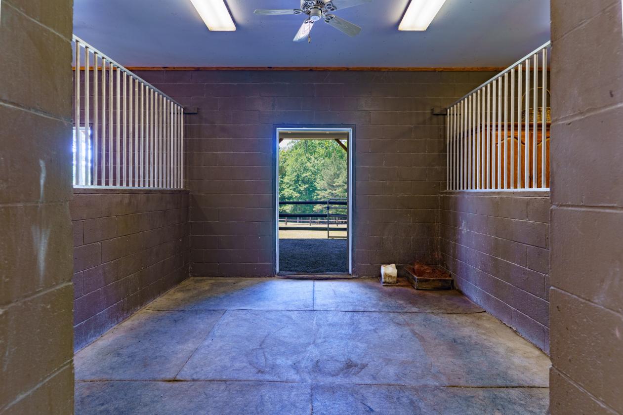 Stunning Equestrian Estate - photo 11