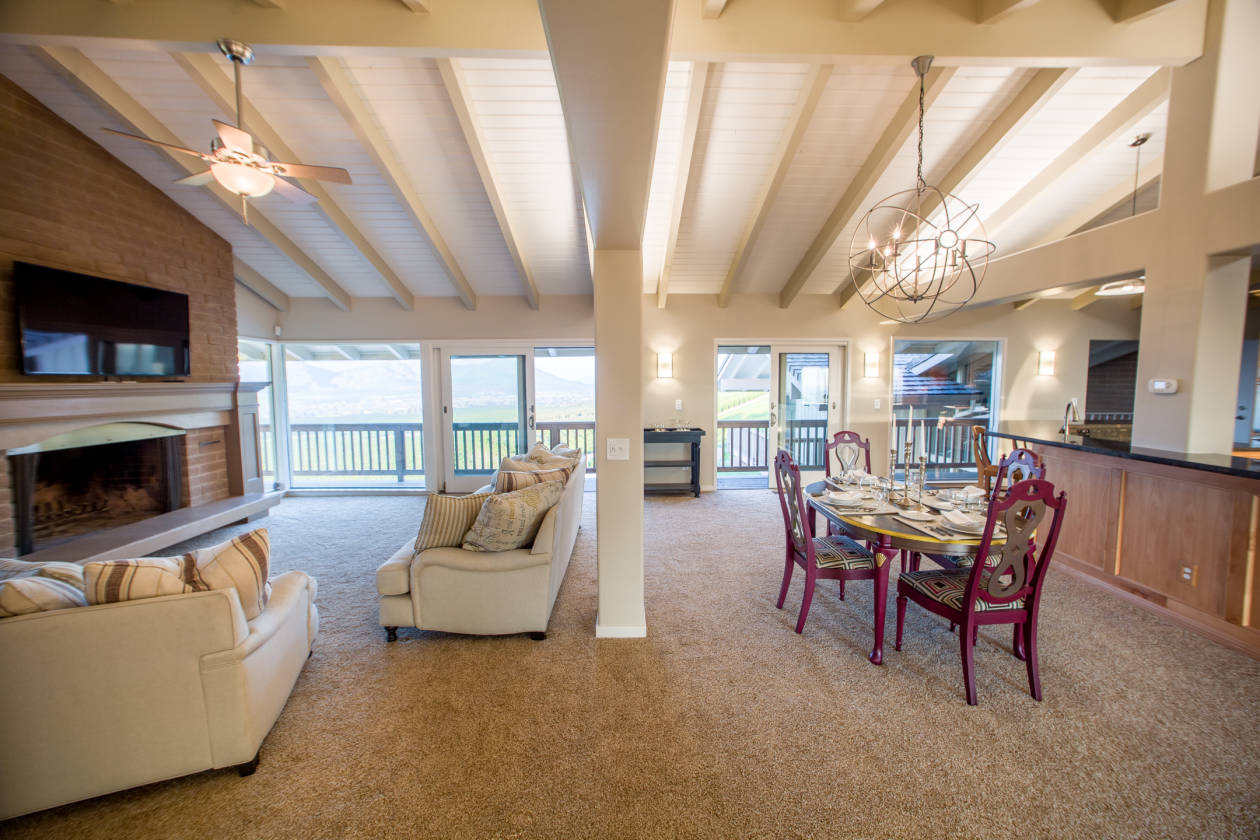 Secluded Home on Top of the Hill and a Horse... Porterville, Tulare