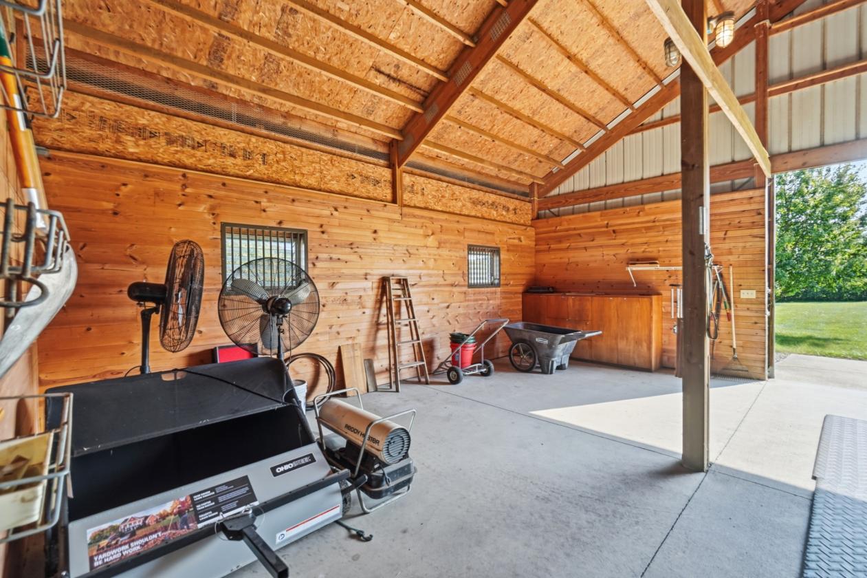 EQUESTRIAN RETREAT ON 10 ACRES - photo 25