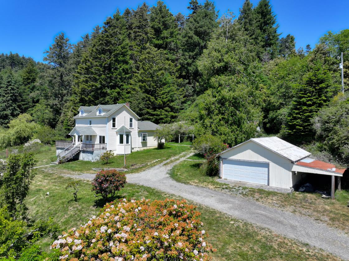 Pistol riverfront 1903 farmhouse on74+- acres - photo 2