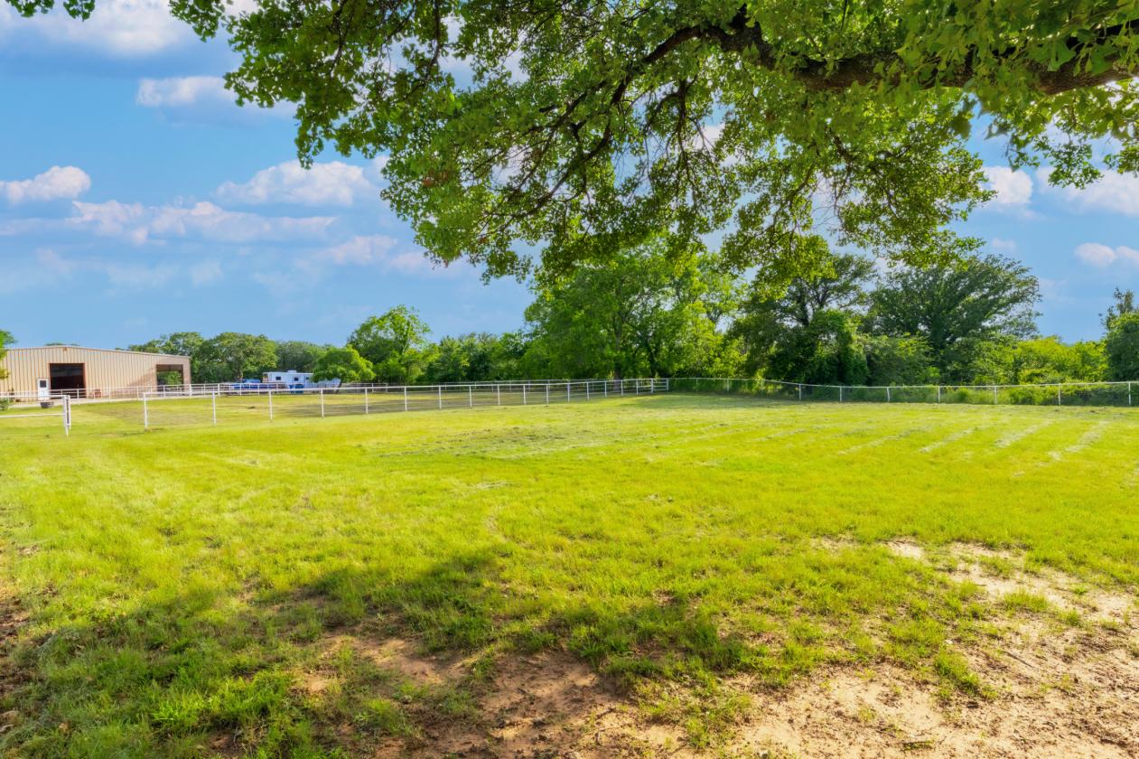 Acreage Estate with Pond and Stable - photo 28