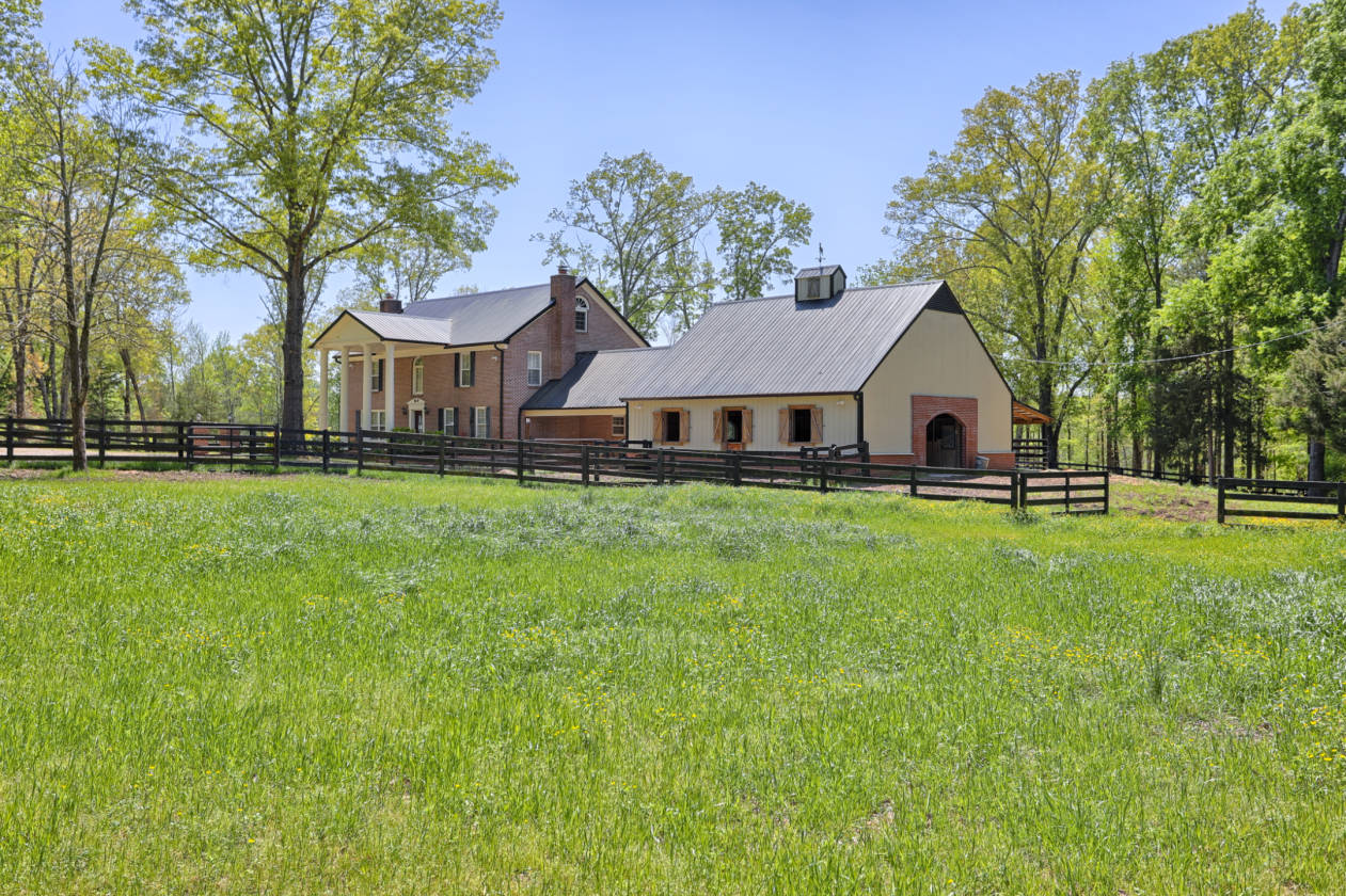 Fayette County Tennessee Horse Property With Classic Colonial Home