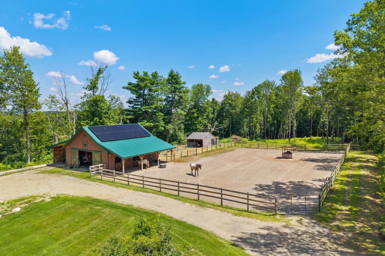 ENERGY EFFICIENT EQUESTRIAN HOMESTEAD - photo 7
