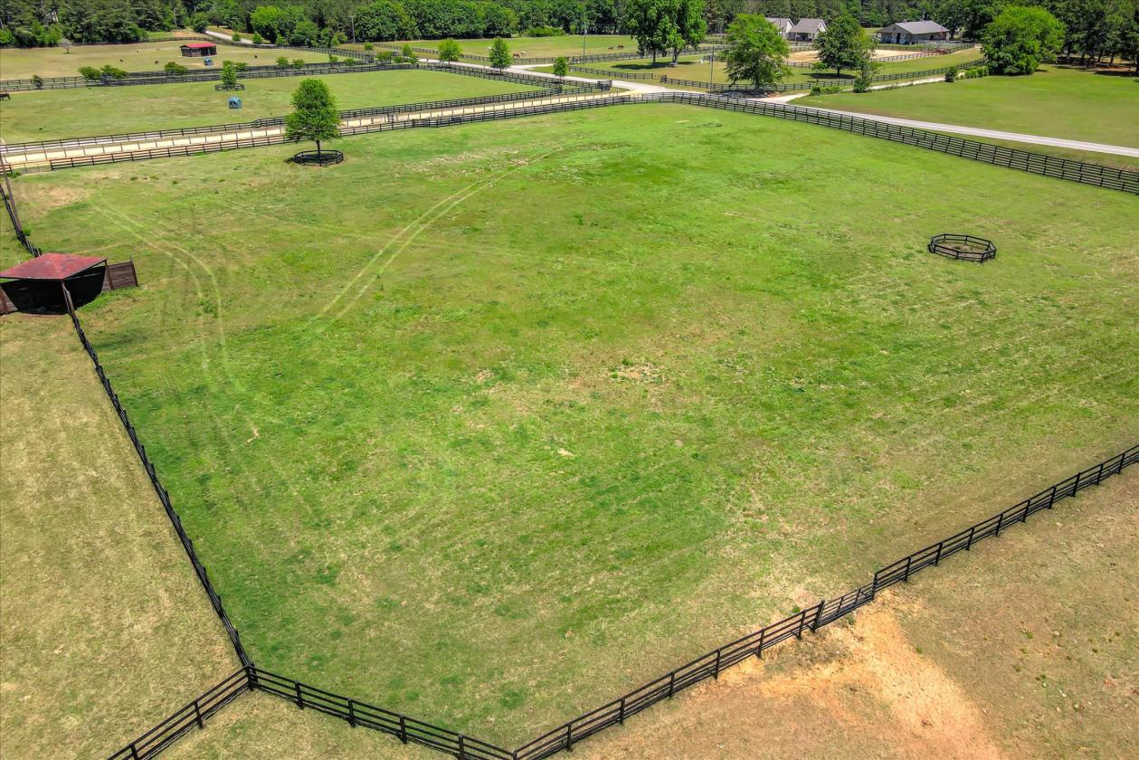 Exceptional 18.25-acre equestrian property - photo 24