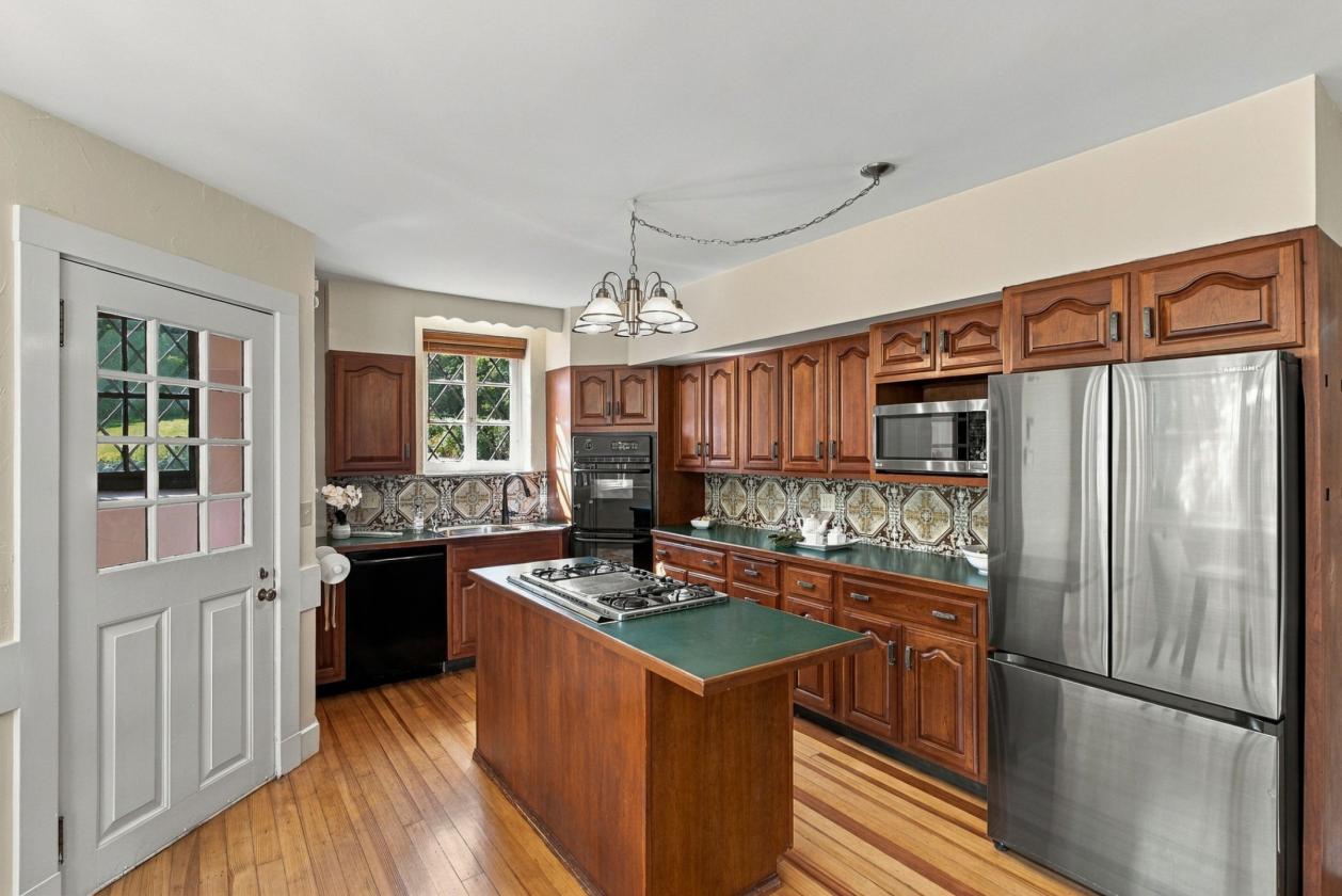 7.66 Acres, 4-Bay Garage & Mt. Monadnock Views - photo 14