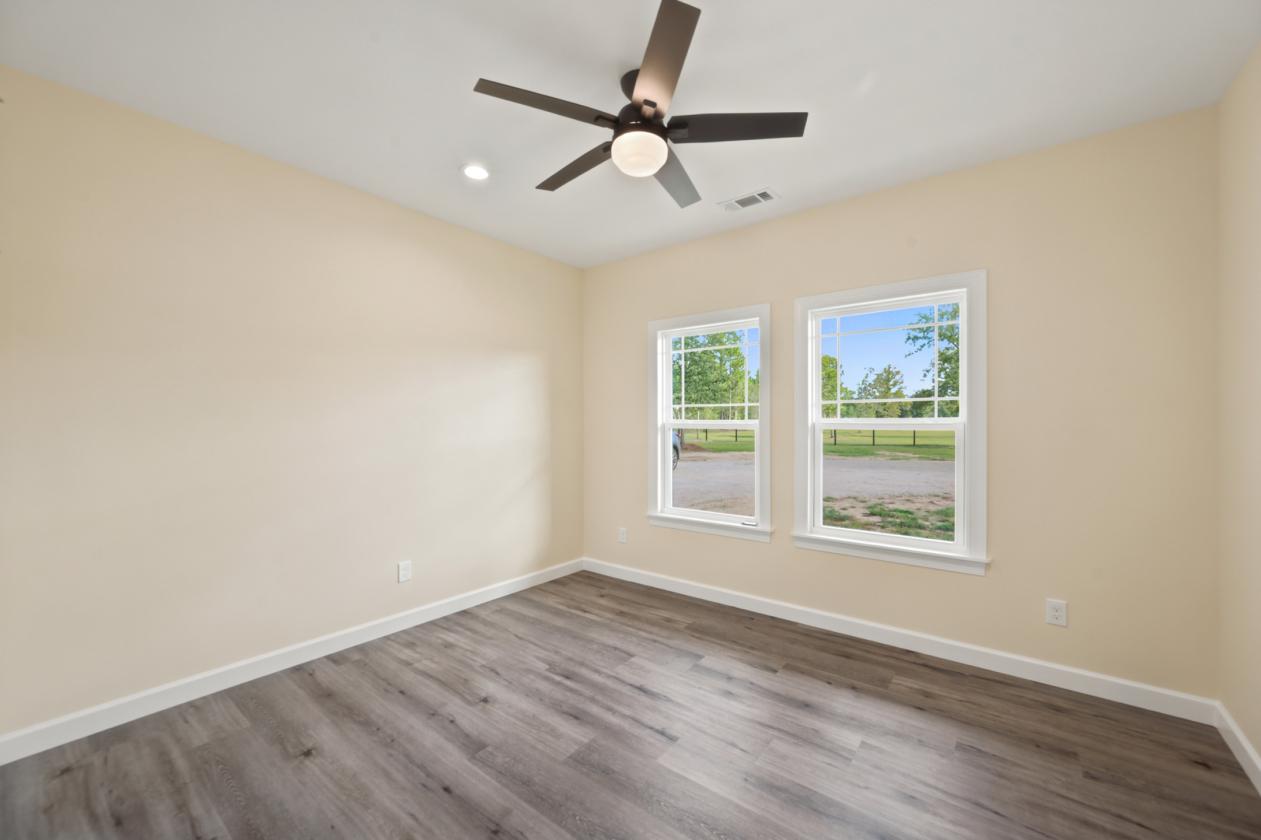 New Move-In Ready Equestrian Home on 8.72 Acres - photo 14