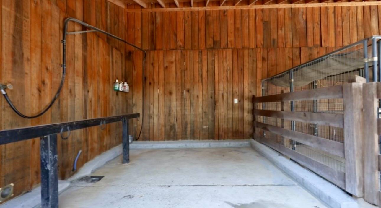 Dream Horse Facility: Custom Home, Arena & More - photo 25