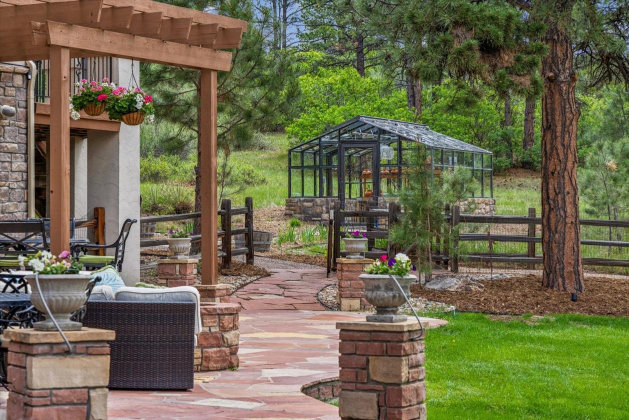 Zoned for horses on 5.13 Acres - photo 4