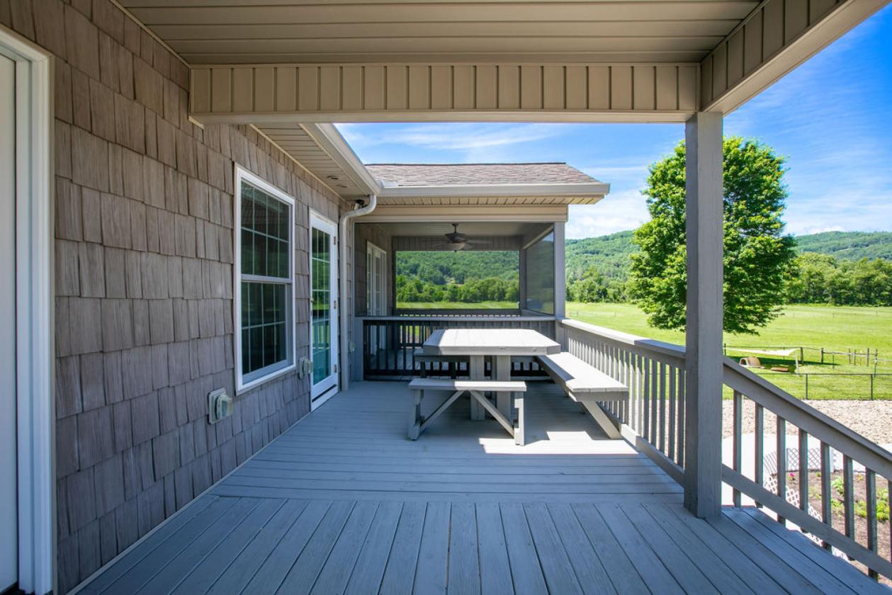 Stunning Equestrian Estate on 17 Acres - photo 8