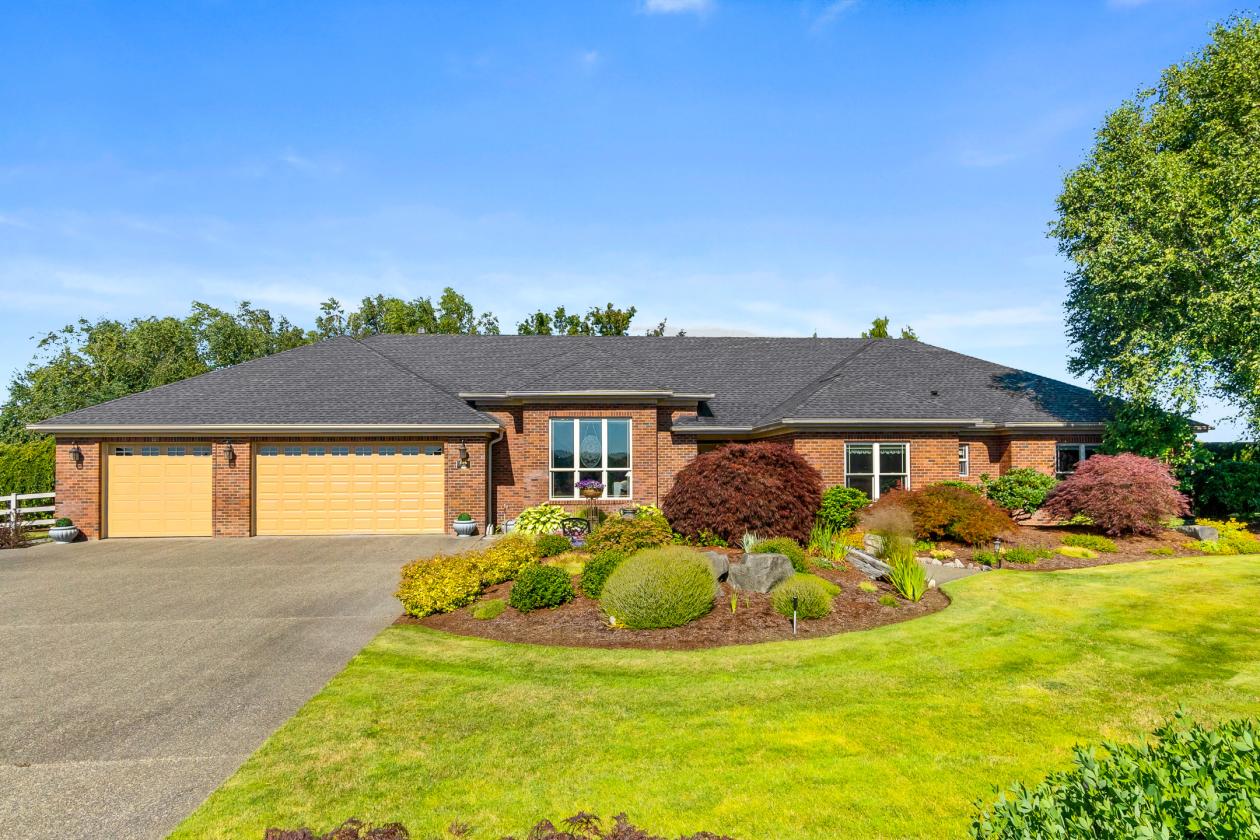 Equestrian Community Estate with Mountain Views - photo 3