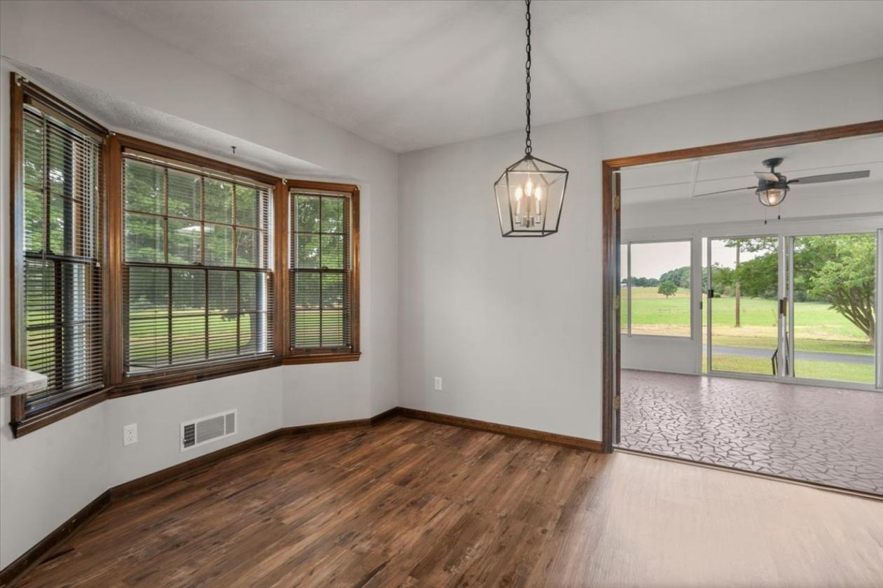 Classic Country Living on 11.5 acres - photo 11