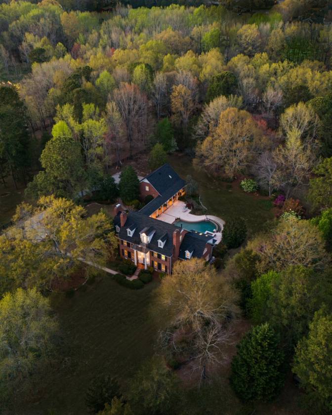 ROUX MANOR | AN EQUESTRIAN ESTATE & MINI FARM - photo 2