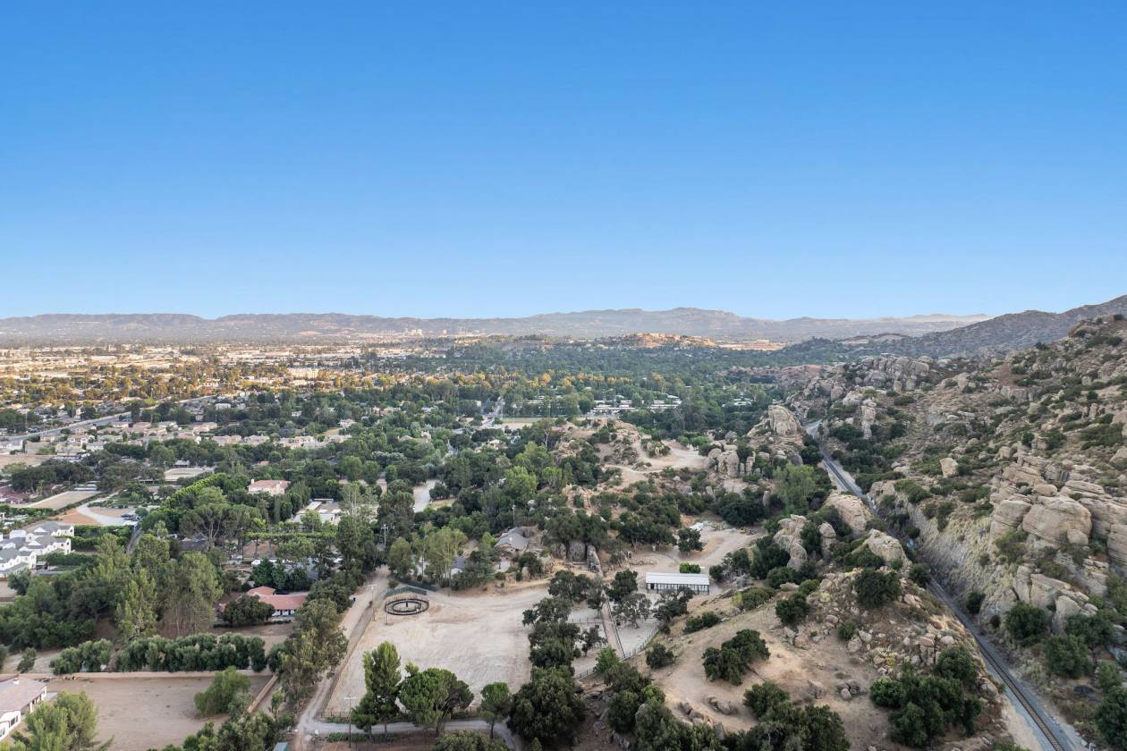 Serene 8-Acre Equestrian Retreat - photo 26
