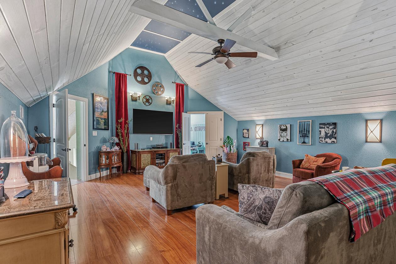 Unique 35+ Acre Private Estate - photo 14