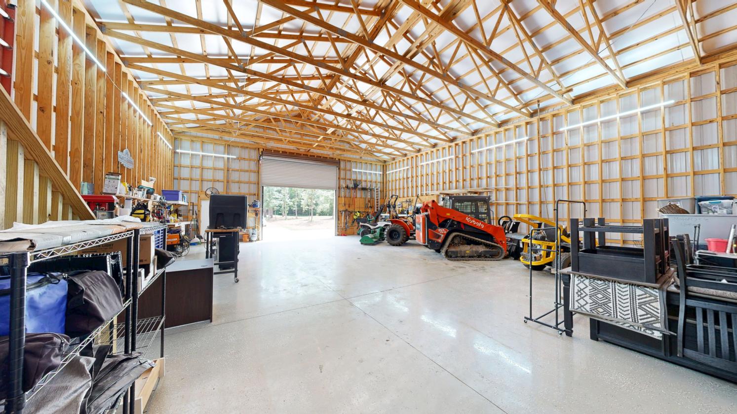 Luxury Farm Retreat: Pasture, Pond & Privacy - photo 5
