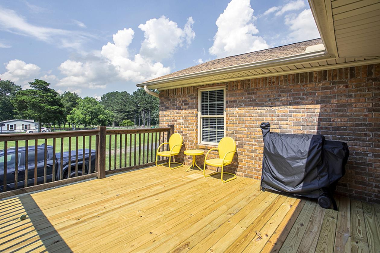 Turnkey Horse Farm on 5 acres with barn - photo 14